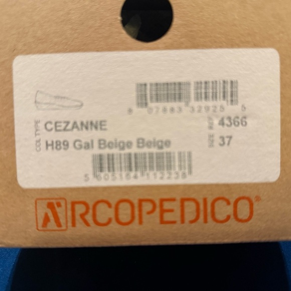 🆕 ARCOPEDICO Cezanne Beige Women's Tan Slip-On Shoes Size 37 - Picture 2 of 5